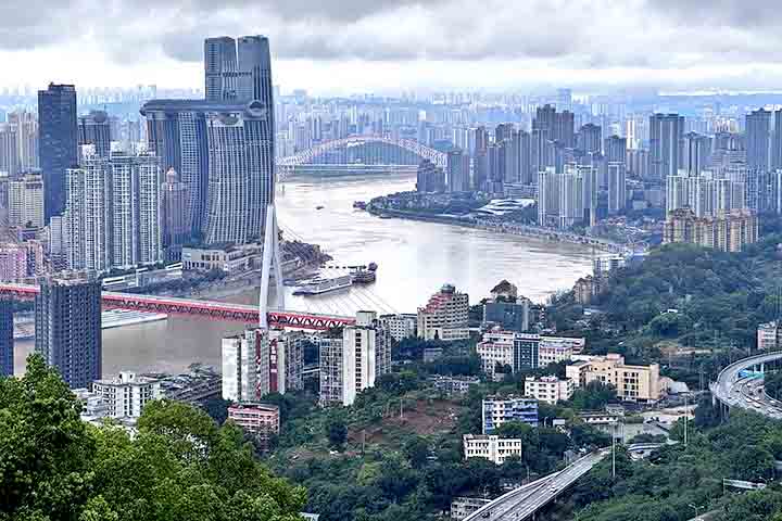 Além disso, Chongqing é considerada uma das 