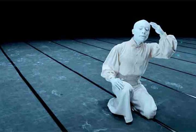 Butô: dança japonesa inspirou ator na interpretação de ‘Frankenstein’
