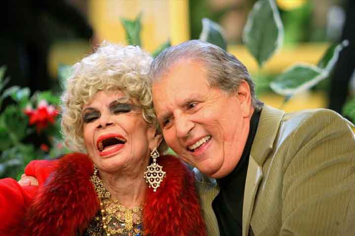 No canal, atuou e escreveu programas como “A Praça É Nossa”, “Escolinha do Golias”, “Maria Teresa Especial” e “SBT Palace Hotel”. 
