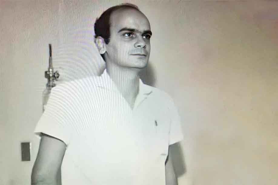 Nascido em São Paulo, em 3 de maio de 1943, Antônio Drauzio Varella construiu uma das trajetórias mais reconhecidas da medicina brasileira ao unir atuação científica, trabalho clínico, produção intelectual e comunicação direta com o grande público. 
