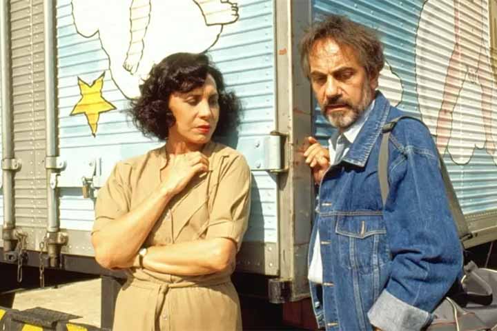 Em 1987, retornou à TV Globo para integrar “O Outro”. Dois anos depois, teve grande repercussão como Carmosina em “Tieta”, papel que a atriz considera um dos mais marcantes da carreira. 
