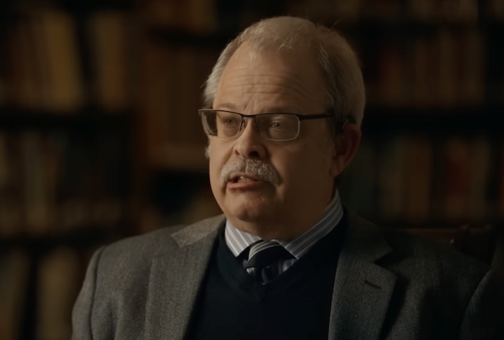 <p>O filme se destaca por sua “seriedade institucional”, contrastando com o sensacionalismo comum em outras produções de streamings.</p>
