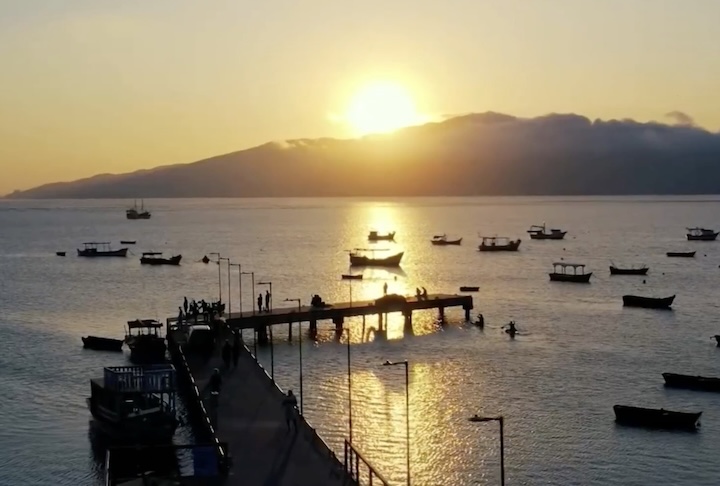 O lugar compensa o tamanho reduzido com uma grande diversidade de praias, paisagens naturais preservadas e forte vocação para o turismo.