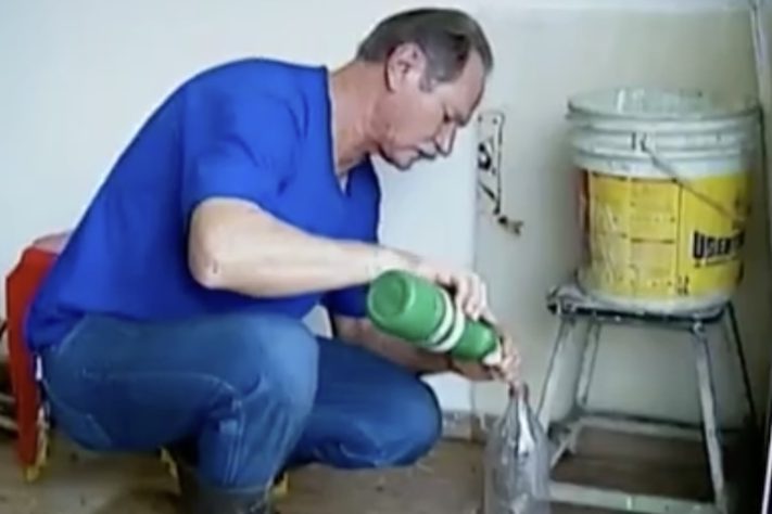 Brasileiro Alfredo Moser inventou lâmpada de garrafa PET e ganhou reconhecimento internacional - Reprodução