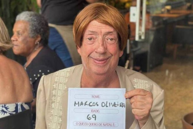 Marcos Oliveira, o eterno “Beiçola”, recebe presente após pedido viral nas redes