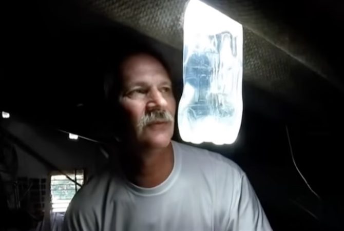 De Uberaba para o mundo: lâmpada de garrafa PET criada por brasileiro inspira projetos em mais de 15 países