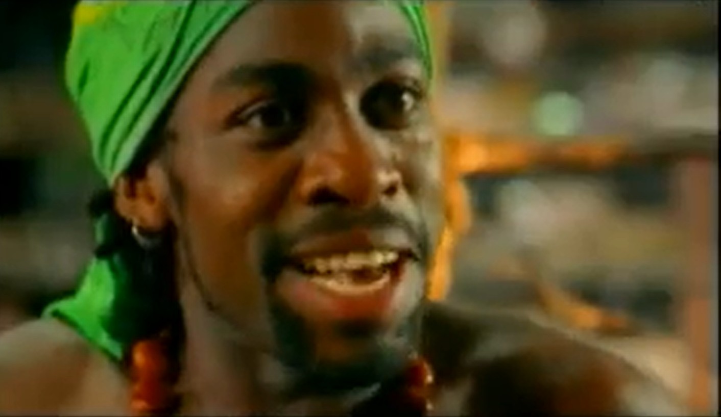 <p>Em 2007, protagonizou o filme de sucesso “Ó Paí, Ó”, que mostra um dia de Carnaval em um cortiço no Pelourinho, em Salvador, focado na vida dos moradores, suas paixões e problemas, além da rivalidade com a síndica Dona Joana, que corta a água do prédio.</p>
