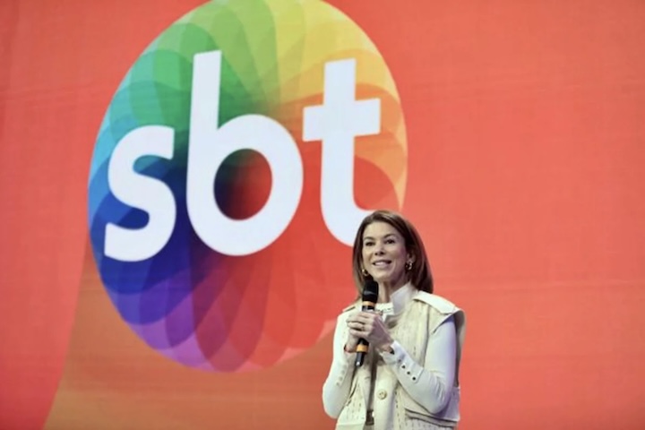 Em resposta, a filha de Silvio Santos e presidente do SBT, Daniela Beyruti, rebateu as falas do sertanejo em uma carta aberta, ressaltando que a família 