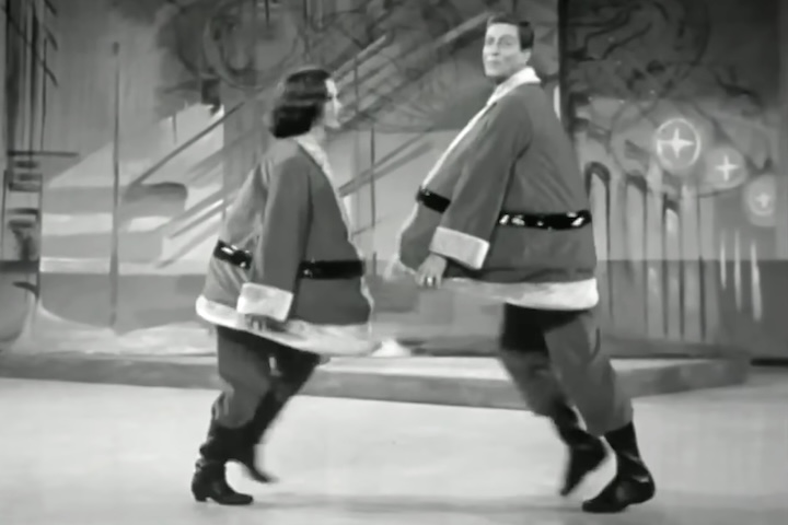 De cara, o papel lhe rendeu o Prêmio Tony de Melhor Ator Coadjuvante em Musical. 