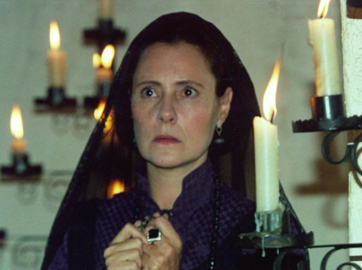 Depois, ficou quase cinco anos longe das novelas, Elizabeth retornou em 2001 como a beata Imaculada em 