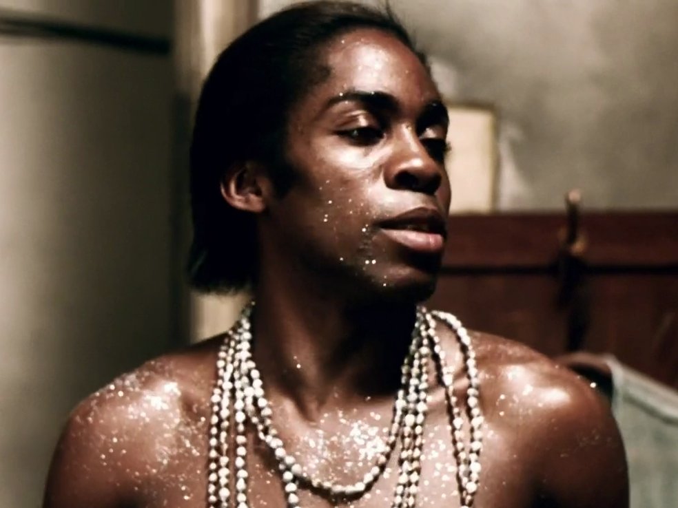 <p>Na dÃ©cada de 2000, ele ganhou destaque, e seu primeiro papel como protagonista no cinema veio em 2002, quando interpretou o personagem JoÃ£o Francisco dos Santos.</p>
