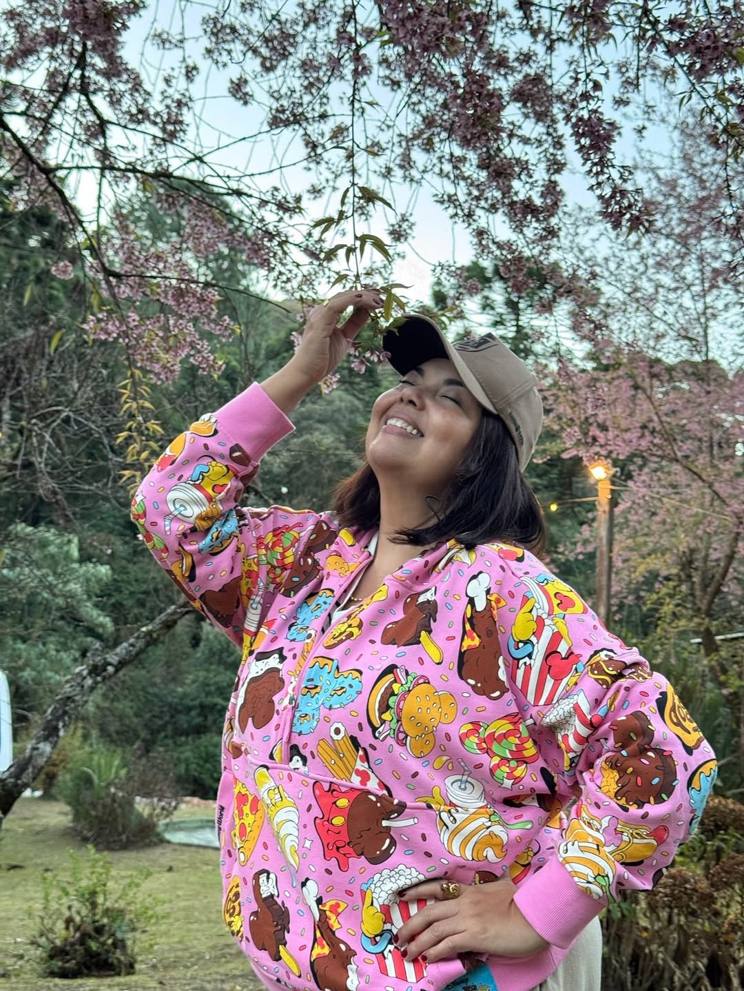 Nascida em 30 de outubro de 1975, no Recife, Pernambuco, a atriz teve sua primeira aparição na televisão no programa “Linha Direta”, da Globo.
