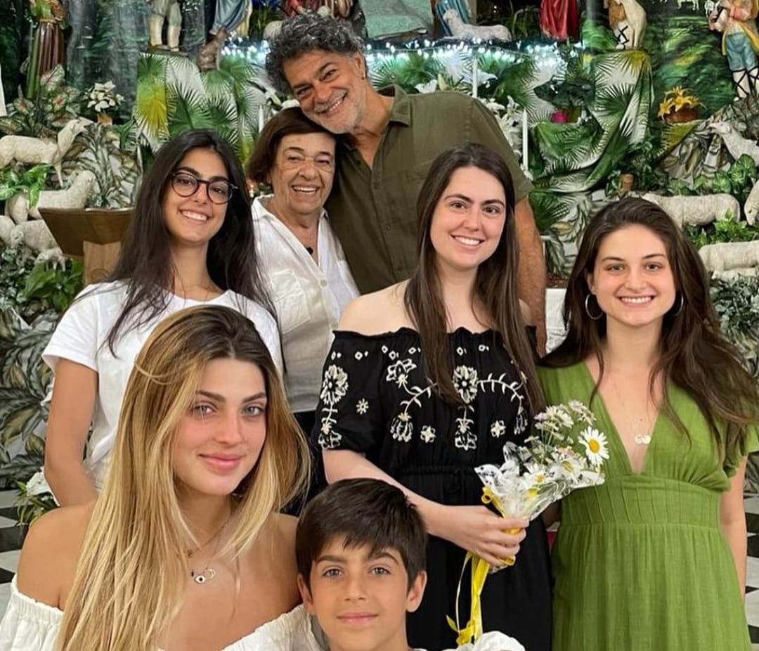 Eduardo é pai de Gabriela, nascida em 1999, e Sofia, nascida em 2001, de seu relacionamento com a diretora Roberta Richard, que durou de 1995 a 2002. Ele também tem dois filhos com Cynthia Howlett, com quem viveu de 2007 a 2016: Manuela, nascida em abril de 2007, e Rodrigo, em março de 2012.
