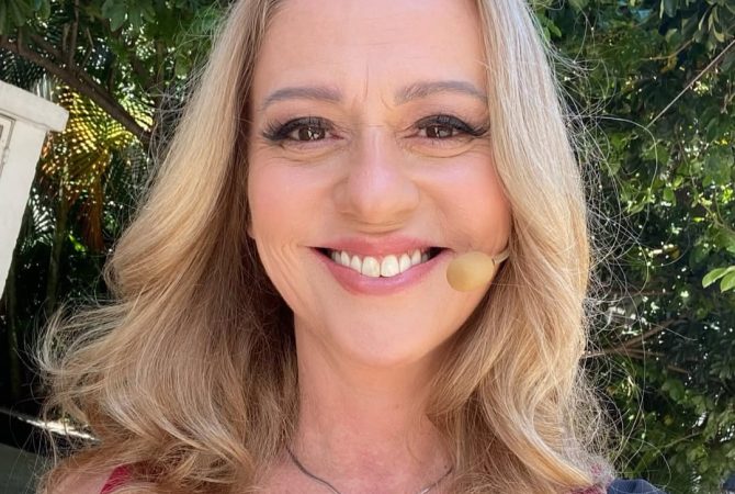 Após lapsos de memória, Guta Stresser, a Bebel da ‘Grande Família’ descobre que tem esclerose múltipla