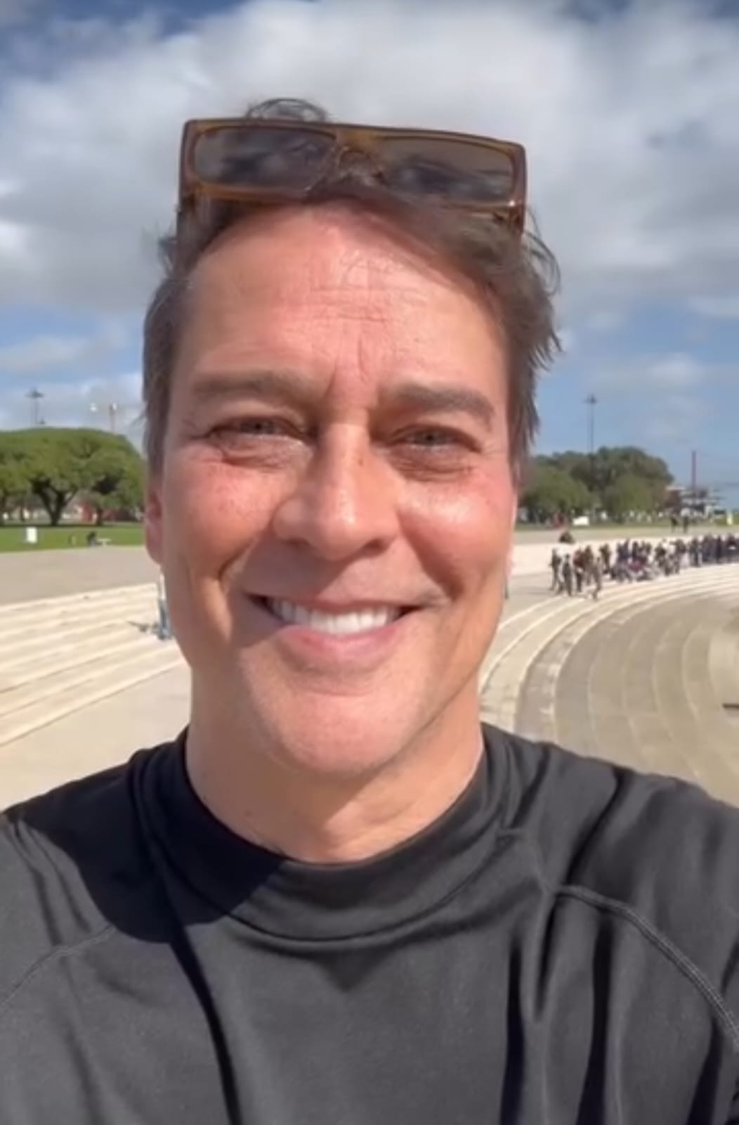 Marcello Couto Antony de Farias nasceu no Rio de Janeiro, no dia 28 de janeiro de 1965, e, antes de trabalhar como ator, atuou como assistente de produção, fotógrafo e técnico de som. 
