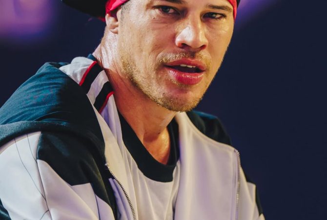 José Loreto estreia no musical “Ópera do malandro” e vive Chorão no cinema