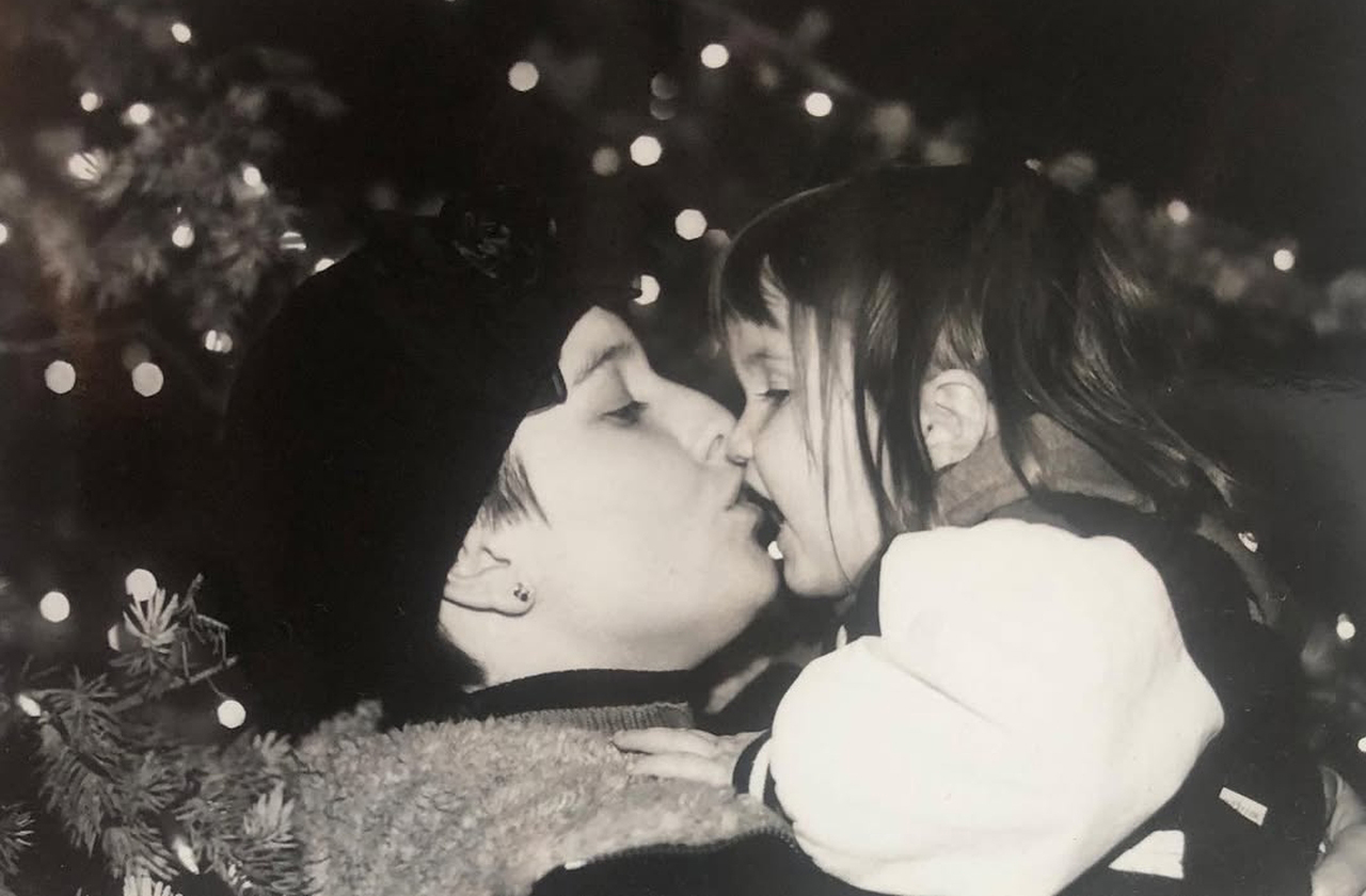  A atriz revelou que teve que filmar uma cena poderosa apenas três dias após enterrar sua mãe, que lutou contra um câncer de mama por uma década. 