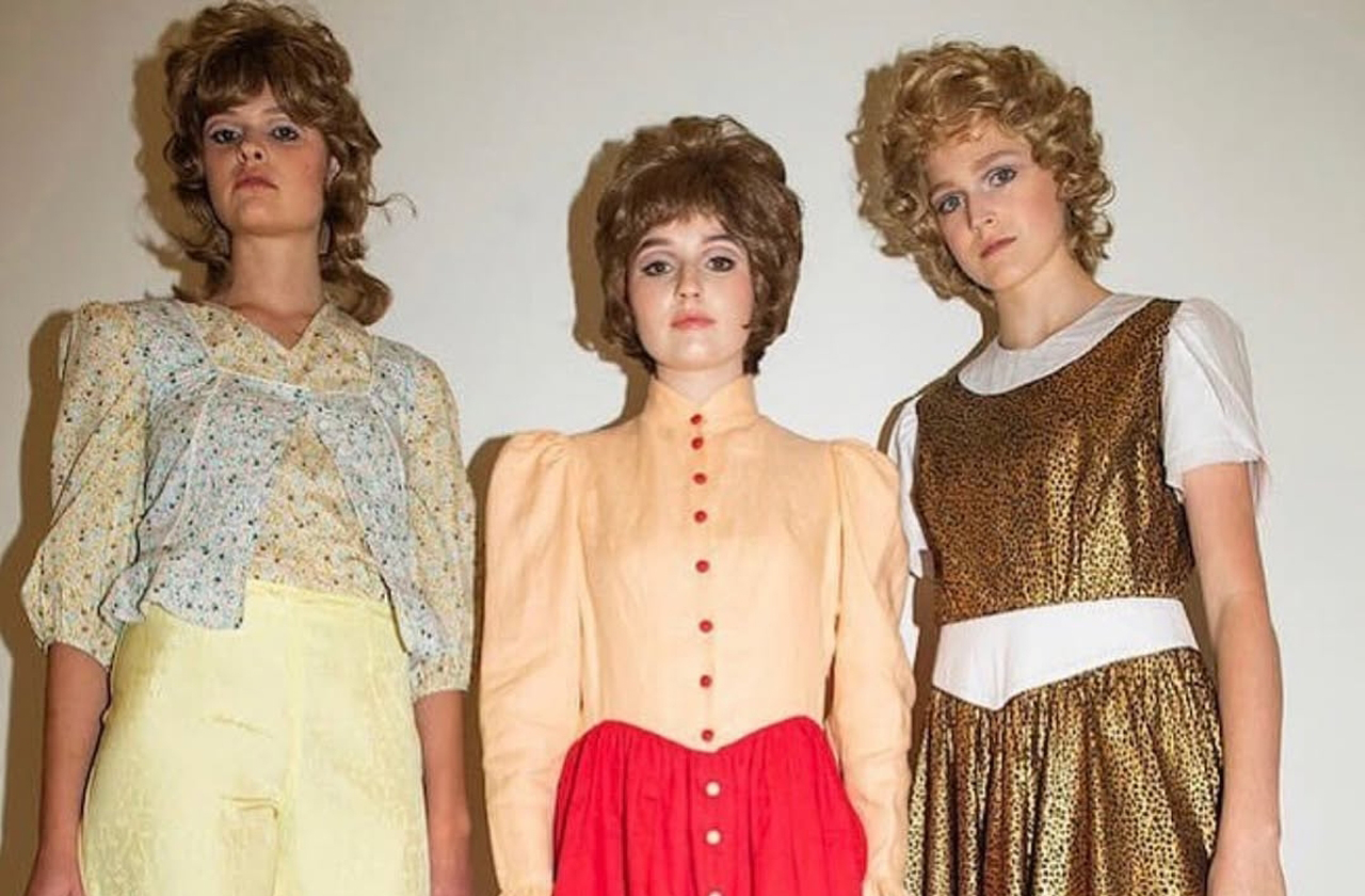 Desde cedo, Kaitlyn estudou atuação, dança e música, construindo uma base sólida para sua carreira. Essa formação multidisciplinar se reflete na naturalidade de suas interpretações, fazendo com que ela sempre busque aprimoramento técnico para expandir suas possibilidades criativas.