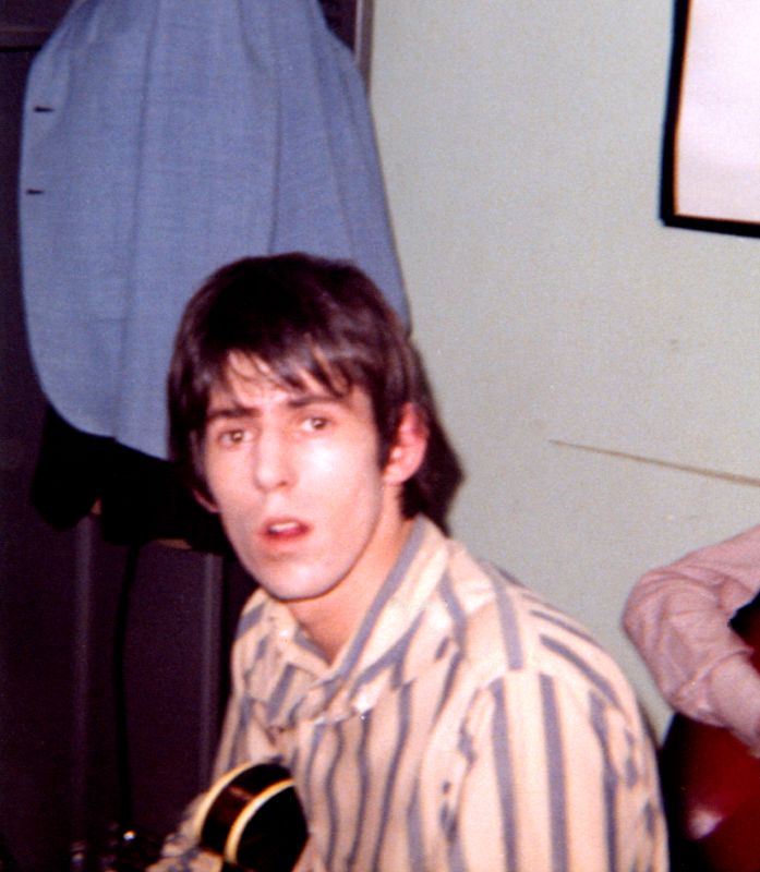 Ao longo dos anos 1970, o uso intenso de drogas por Richards foi amplamente noticiado pela imprensa musical. Em 1973, a revista “New Musical Express” chegou a colocá-lo no topo de uma lista anual de músicos considerados em risco de morte. 