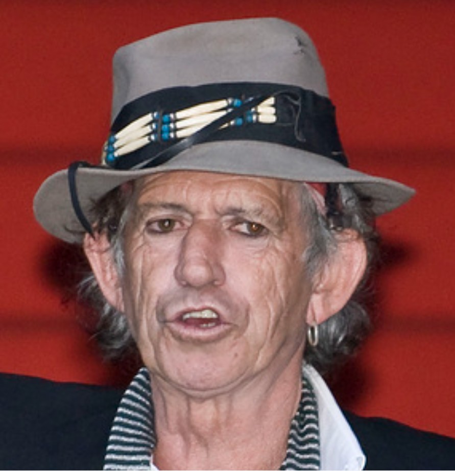 Keith Richards teve três filhos com a atriz e artista Anita Pallenberg, com quem se relacionou nos primeiros anos de sucesso dos Rolling Stones: Marlon, nascido em 1969; Angela, nascida em 1972; e Tara, nascida em 26 de março de 1976 e falecida em 6 de junho do mesmo ano.
