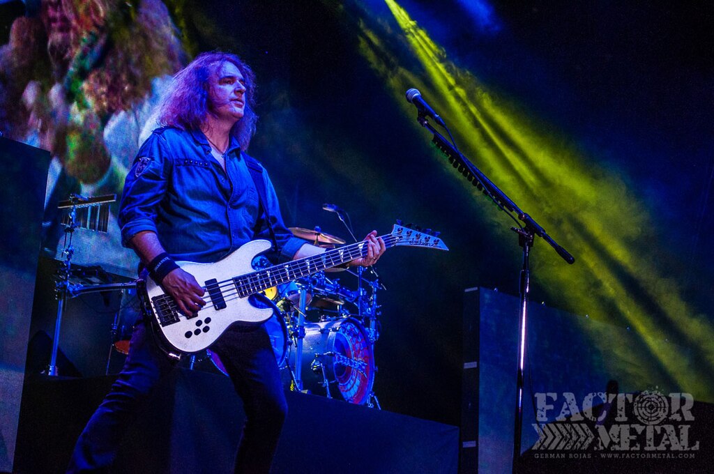 Em 1987, aconteceram as primeiras mudanÃ§as na formaÃ§Ã£o. O guitarrista Chris Poland e o baterista Gar Samuelson foram demitidos por problemas com drogas. Assim, o guitarrista Jeff Young e o baterista Chuck Behler foram contratados, mas essa formaÃ§Ã£o durou pouco, lanÃ§ou apenas o Ã¡lbum â??So Far, So Goodâ?Š So What!â? em 1988.