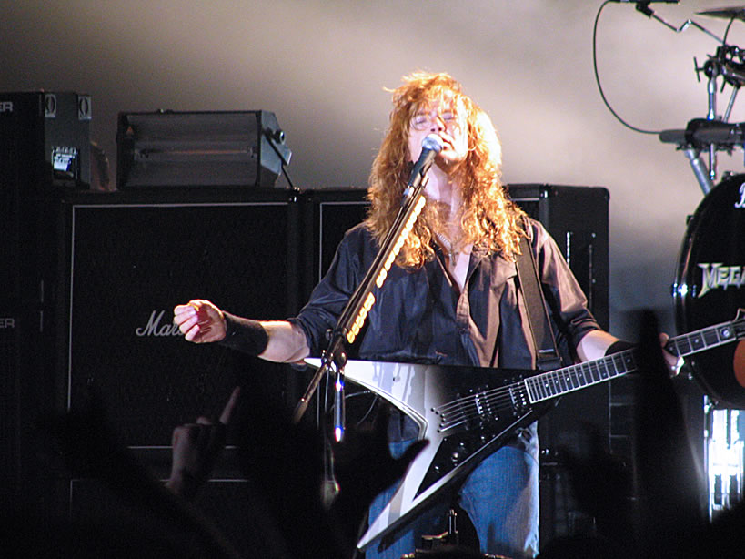 Ao longo de sua história, o Megadeth passou por várias mudanças de formação, com Dave Mustaine sendo o único membro presente em todas as fases.
