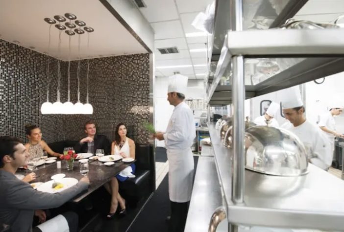 Mesa do chef do restaurante Cipriani, no Copacabana Palace - Divulgação/Belmond