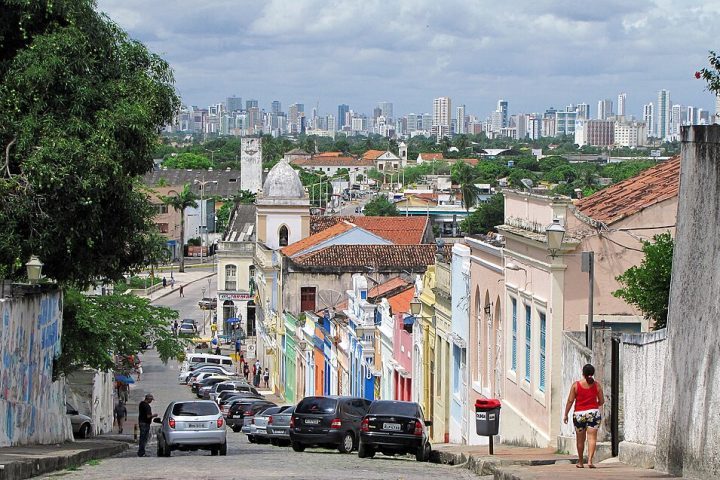 <p>Segundo o documento, o local vem passando por um processo gradual de degradação do solo que pode, a longo prazo, comprometer edificações históricas e provocar desabamentos.</p>
