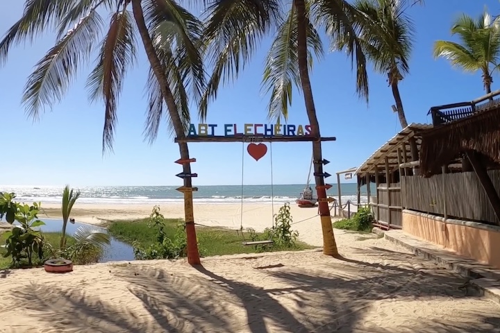 Além das belezas naturais, o município preserva uma forte identidade cultural, manifestada em sua gastronomia rica em frutos do mar, no artesanato de labirinto e renda, e na hospitalidade do seu povo.