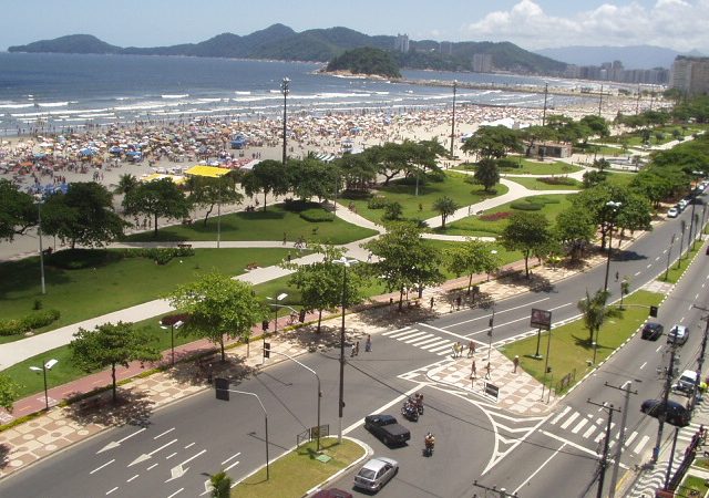 Santos lidera número de centenários na Baixada Santista e abriga o maior jardim de praia do mundo