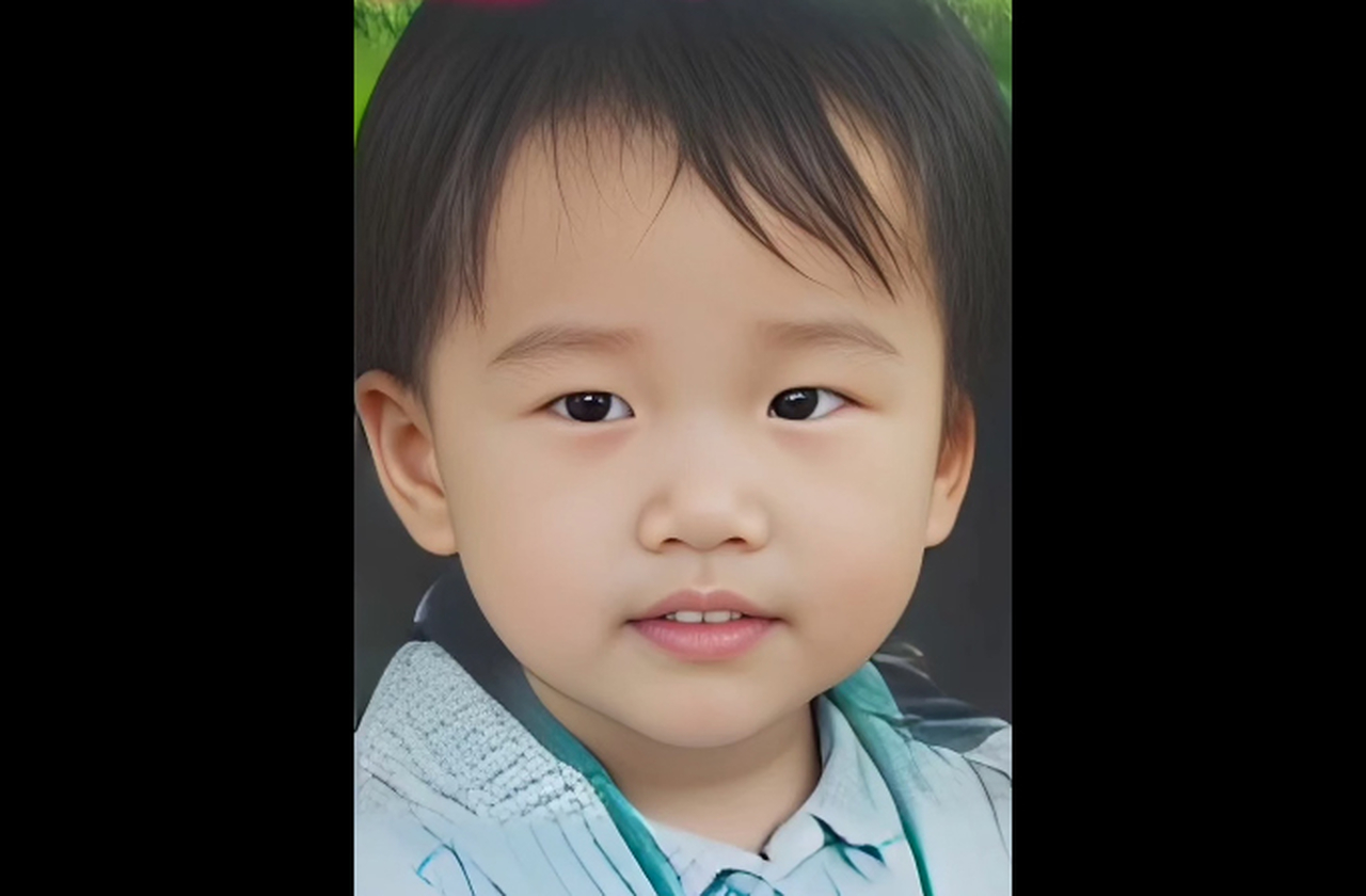 Nascida em 15/12/1997 em Seul, Coreia do Sul, cresceu cercada por arte e literatura, influências que moldaram sua sensibilidade cênica. Desde cedo demonstrou interesse por atuação, participando de peças escolares e pequenos projetos independentes. 