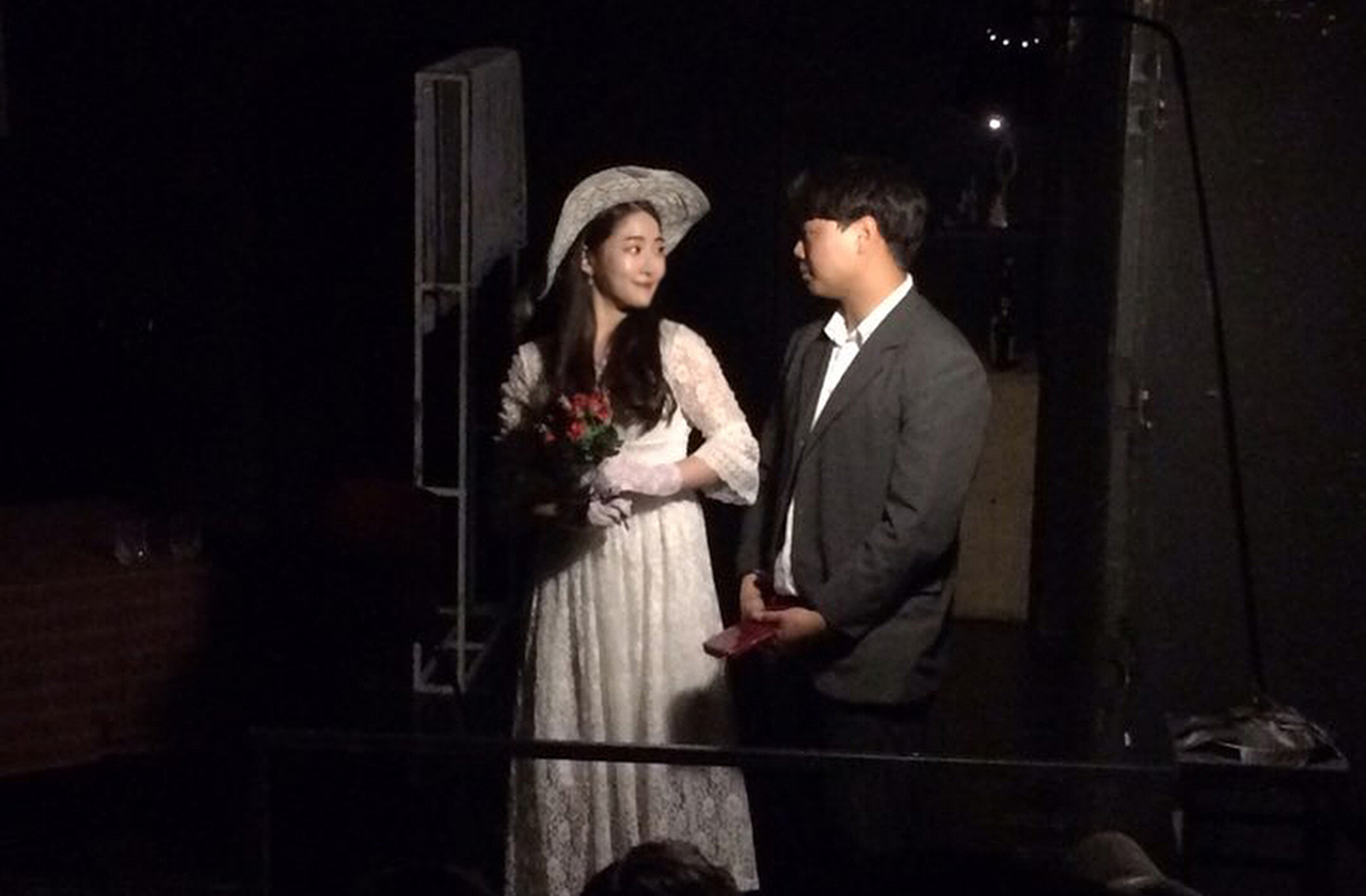 Sua formação inclui estudos em teatro clássico e cinema contemporâneo, o que lhe deu domínio técnico e emocional. Professores, aliás, destacavam sua capacidade de compreender nuances psicológicas dos personagens. 