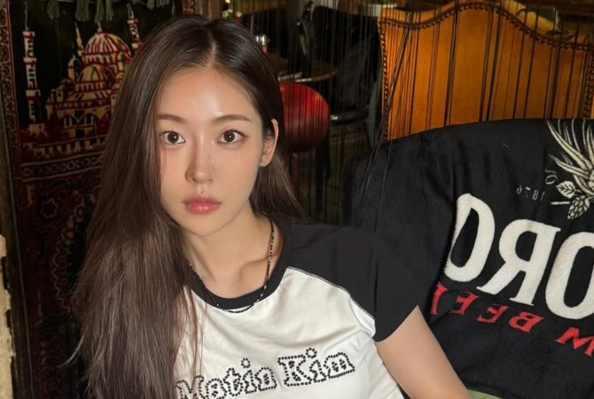 Conheça Song Ji-woo, a atriz sul-coreana que conquistou o público mundial em 2025