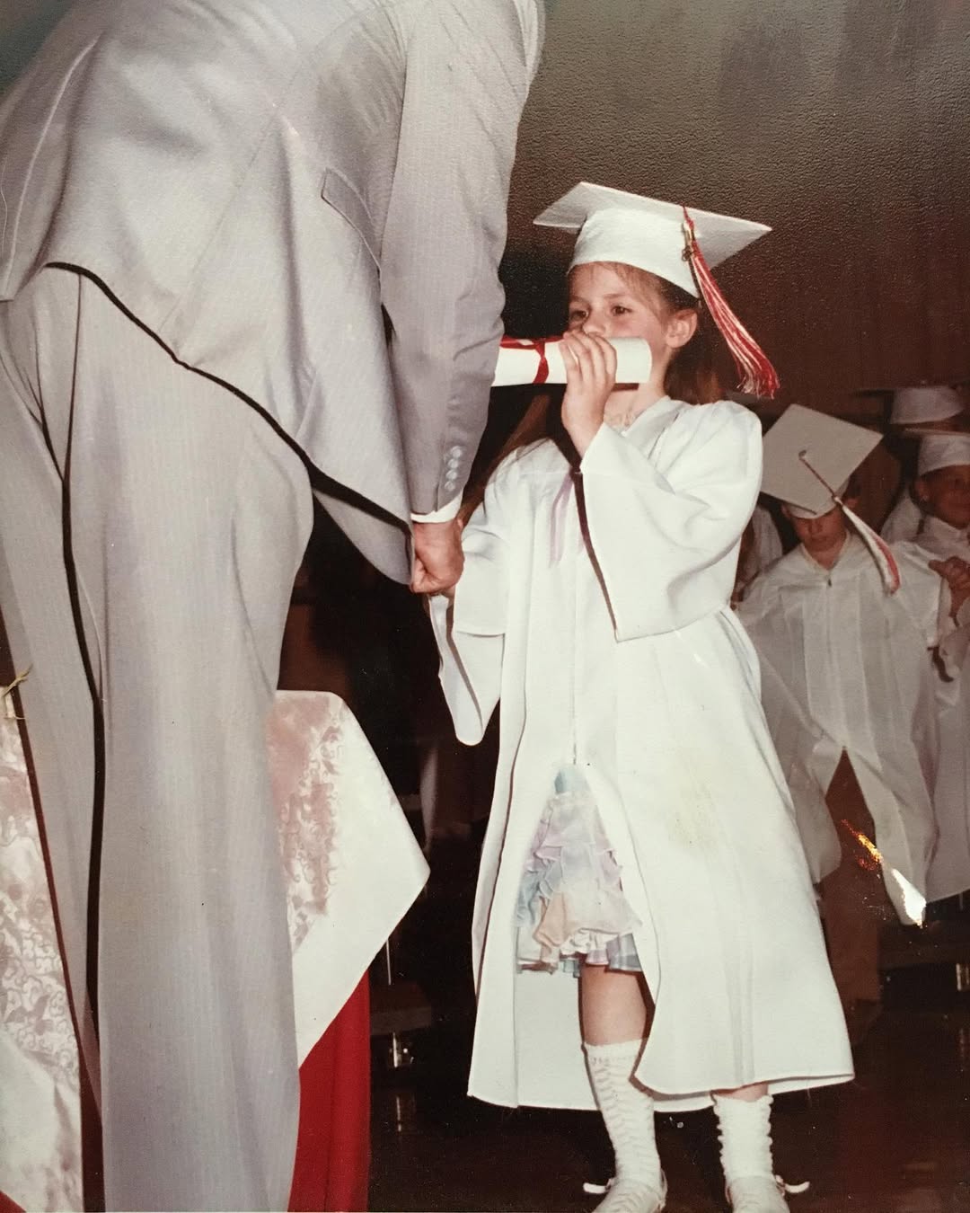 Ainda criança, se mudou com a família para Aurora, em Illinois, nos Estados Unidos, onde os pais abriram uma loja de móveis e onde passou a infância brincando com os irmãos no depósito do estabelecimento. Concluiu o ensino médio na West Aurora High School em 1996 e, no ano seguinte, ingressou na Universidade de Toronto, onde cursou Relações Internacionais, Economia e Direito. 
