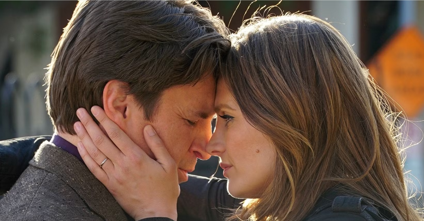 A forte química entre os protagonistas era o principal pilar da série e, por isso, quando a ABC anunciou em 2016 a saída de Stana ao mesmo tempo em que cogitava uma nona temporada, a reação do público foi negativa, o que levou ao cancelamento definitivo da produção, com um final feito às pressas. 
