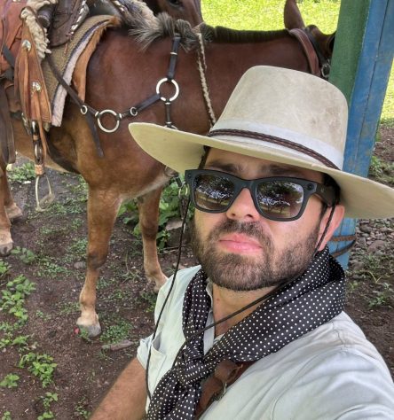 Engenheiro brasileiro quer atravessar 10 mil km dos Estados Unidos ao Brasil montado em mula - Reprodução @berranteiro