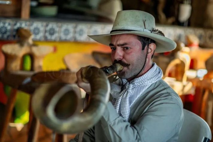 Engenheiro brasileiro quer atravessar 10 mil km dos Estados Unidos ao Brasil montado em mula - Reprodução @berranteiro 