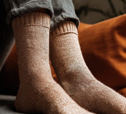 Usar meias mais de uma vez sem lavagem pode ser nocivo à saúde; entenda