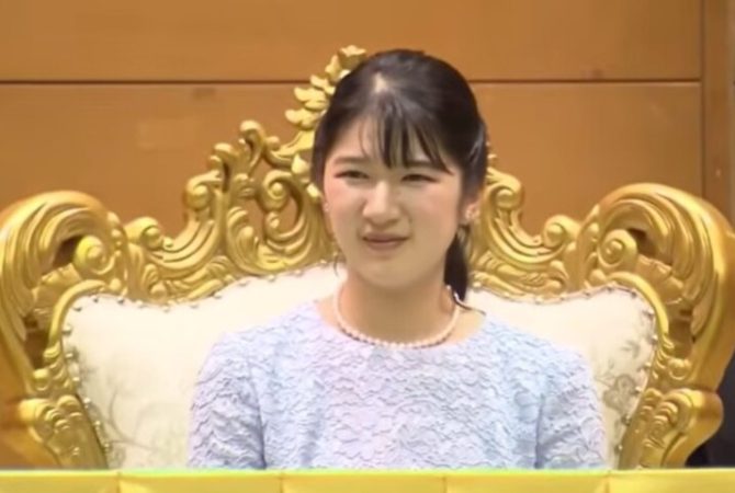 Sucessão imperial no Japão volta ao centro com popularidade da princesa Aiko
