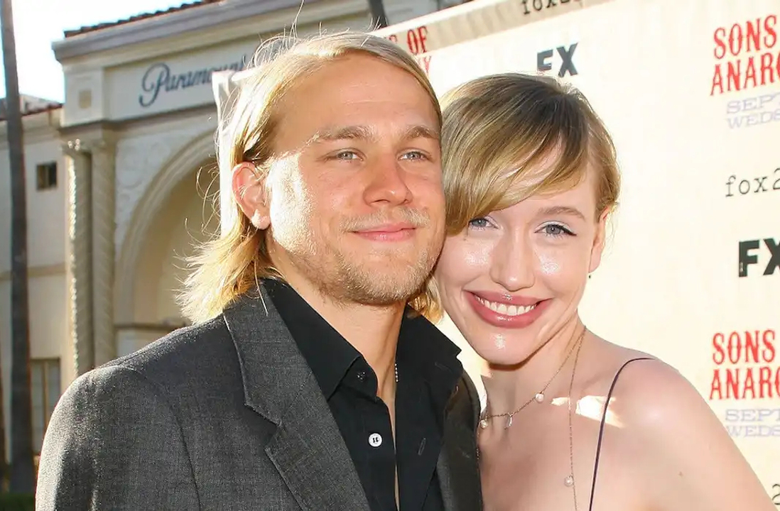 Fora das telas, Charlie preserva uma vida reservada ao lado da parceira Morgana McNelis. O casal mantém relação estável e longe dos holofotes. A busca por privacidade, desse modo, reflete seu desejo de equilíbrio.