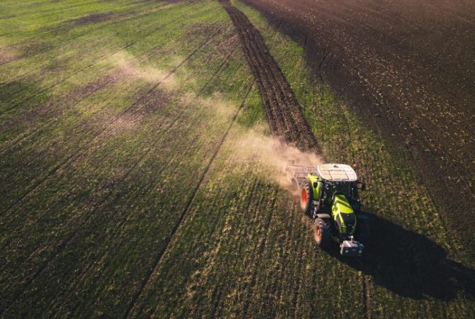 Órgão da OMS identifica potencial cancerígeno em herbicida usado em lavouras no Brasil