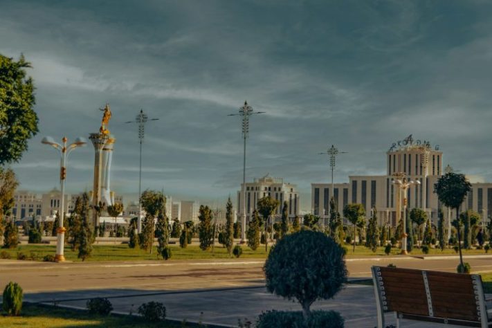 Ashgabat, Turcomenistão - Григорий Захарьян/Unsplash
