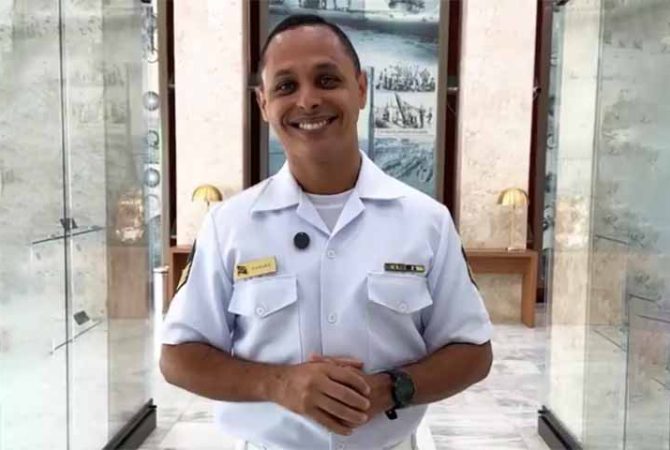 Uniforme da Marinha: simplicidade e disciplina por trás da aparência impecável