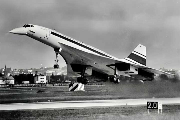 O primeiro voo de teste do Concorde ocorreu em 2 de março de 1969, abrindo caminho para anos de ensaios que culminaram com a certificação e autorização para operações comerciais em dezembro de 1975. 