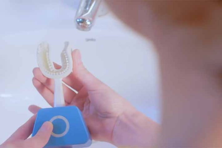 História da escova de dentes e os hábitos saudáveis da higiene bucal