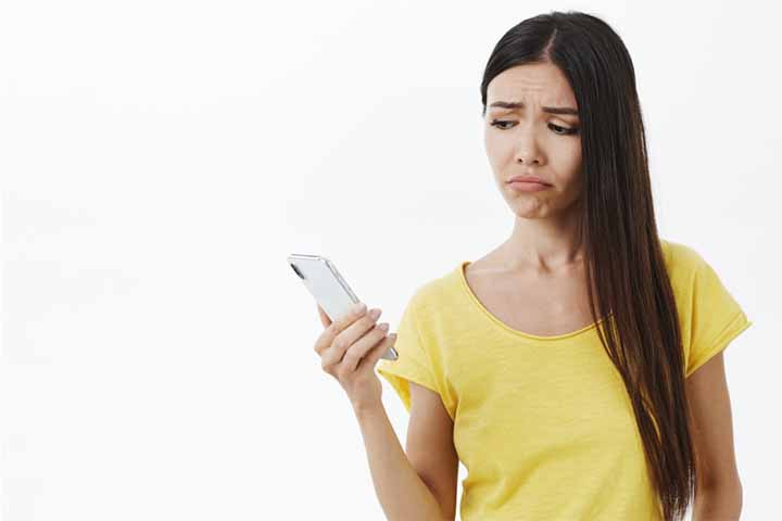 Nomofobia - Medo intenso de ficar sem acesso ao telefone celular ou Ã  conexÃ£o digital. A fobia estÃ¡ ligada Ã  ansiedade de desconexÃ£o, podendo provocar angÃºstia quando o aparelho acaba a bateria, fica fora de sinal ou Ã© esquecido em casa.
