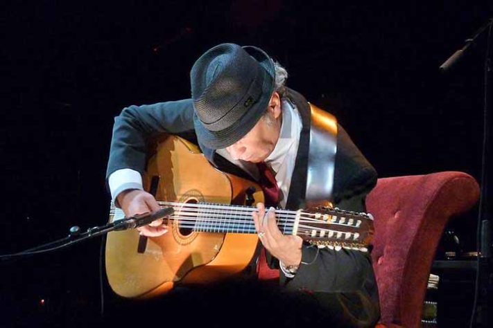 A trajetória do cantor e compositor Leonard Cohen