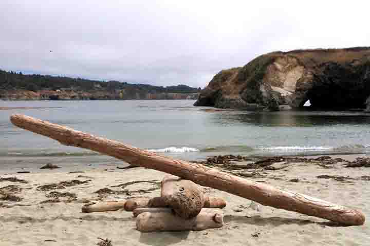 <p>Na Europa medieval, crianças brincavam com tábuas apoiadas em troncos, precursora da gangorra moderna.<br />
Com o tempo, ela se espalhou pelas aldeias como parte das diversões comunitárias.</p>
