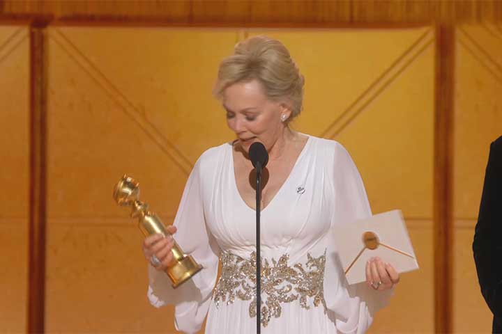 A campanha #BeGood foi lançada em um momento especialmente sensível, após relatos de que 2025 teria sido um dos anos mais letais envolvendo ações do ICE nas últimas duas décadas. 
-Reprodução do Youtube Canal Golden Globe