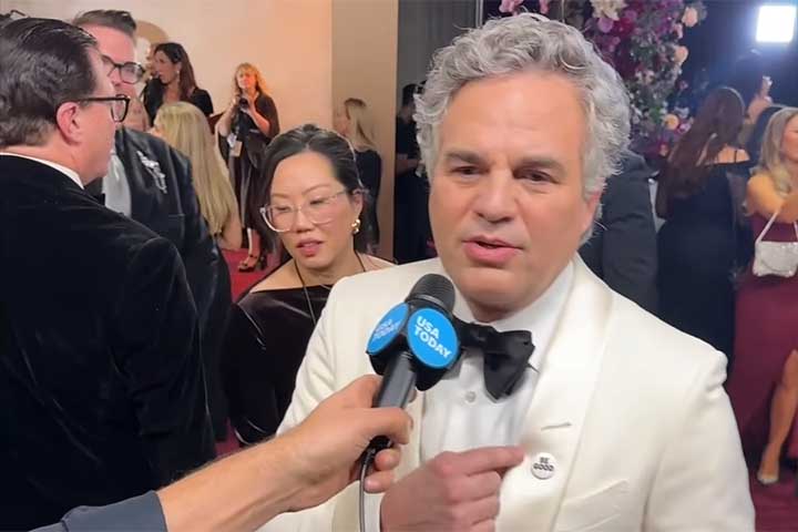 Na mesma declaração, o ator acusou o presidente de desprezar leis internacionais e afirmou que o país vive um momento de grande instabilidade moral e política. 